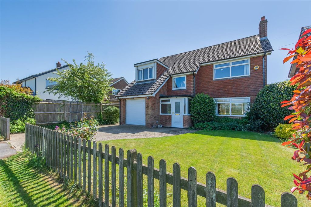 Property photo 1 of 20 8689507-Exterior04.Jpg