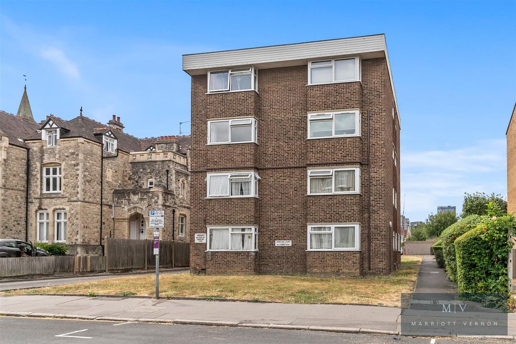 Property photo 1 of 9 Hereford Court 16 MV-6.Jpg