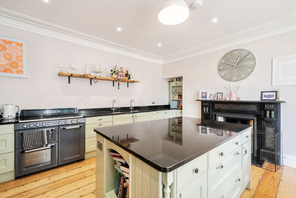 Property photo 3 of 20 Pbox-Img.Jpg