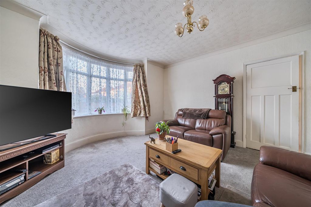 Property photo 2 of 22 Living Room