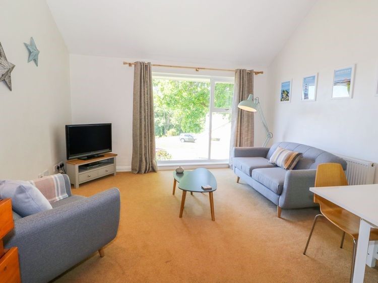 Property photo 2 of 9