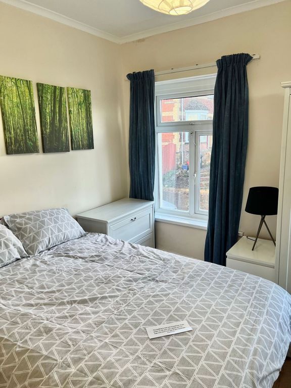 Property photo 3 of 7 Room 3