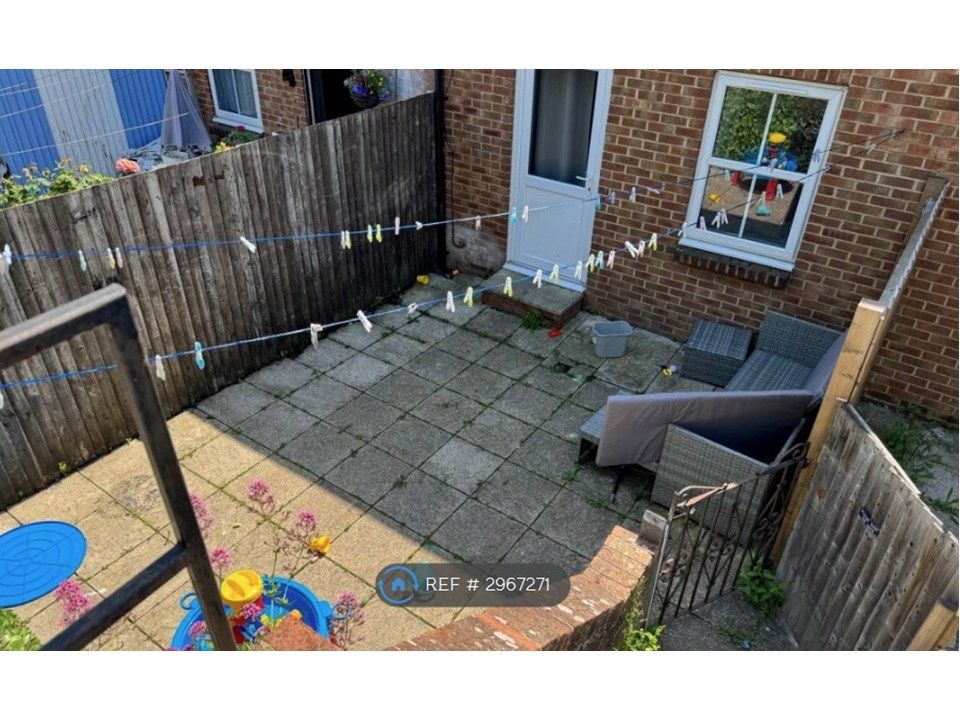 Property photo 3 of 10