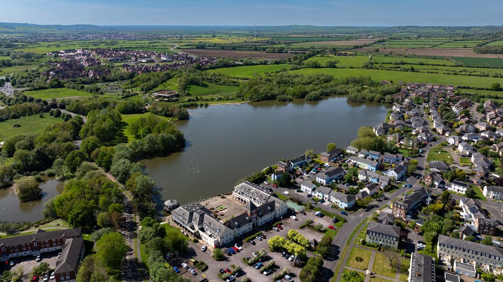 Property photo 3 of 19 1-Watermeadow-6
