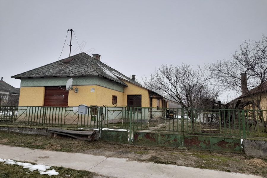 Property photo 1 of 6