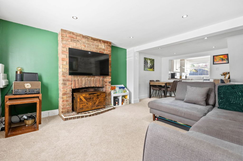 Property photo 3 of 17