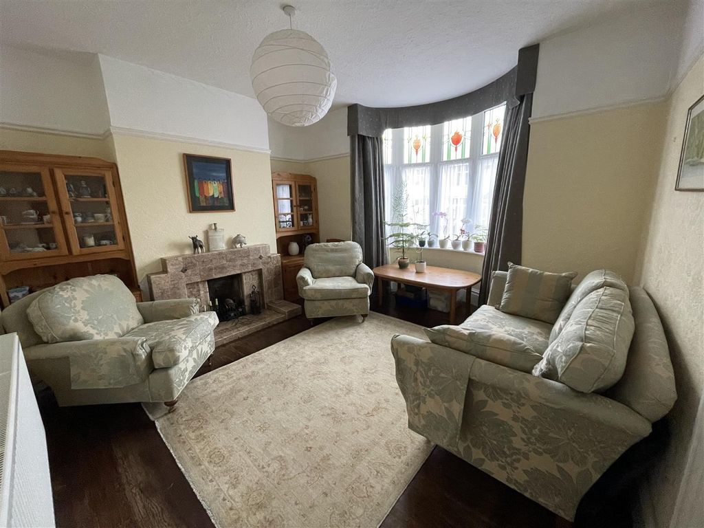 Property photo 3 of 36