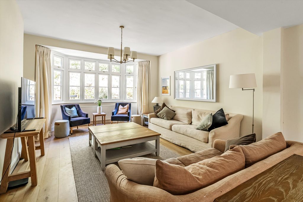 Property photo 3 of 31 Image