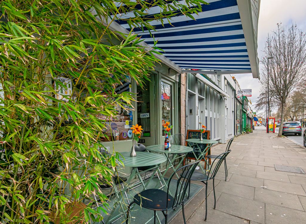 Property photo 3 of 6 Caledonian Road 241-003