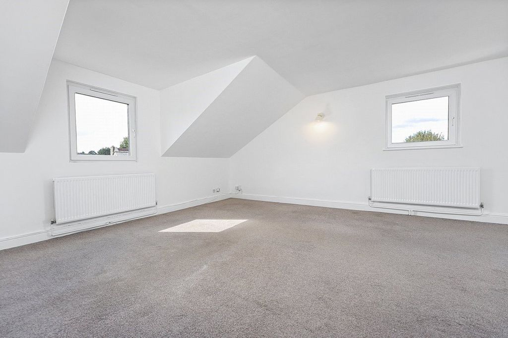 Property photo 1 of 15 Picture No. 02
