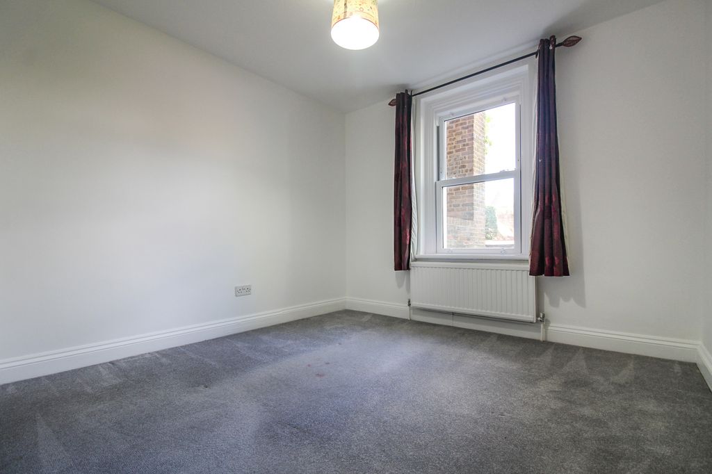 Property photo 3 of 8