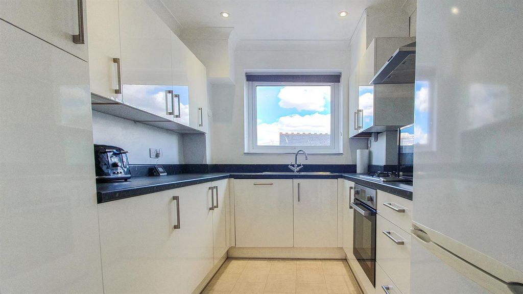 Property photo 3 of 6 Kitchen.Jpg