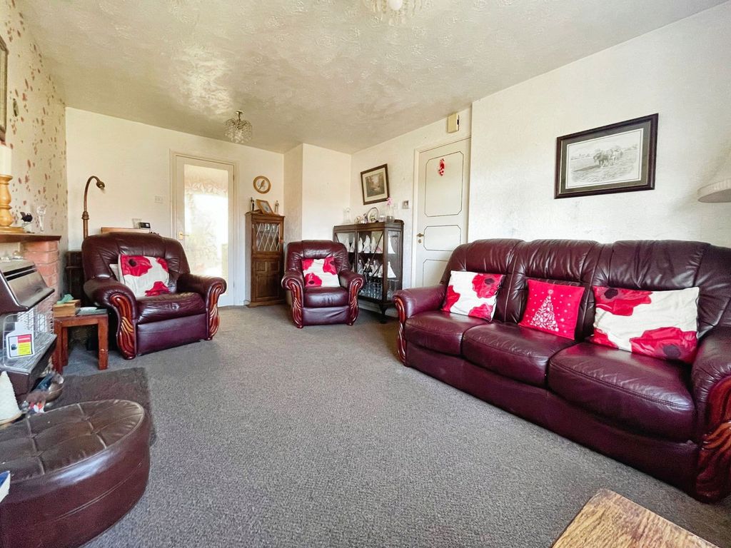 Property photo 3 of 18