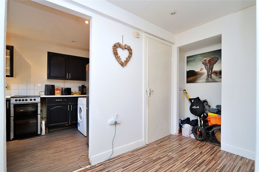 Property photo 2 of 8 Picture No. 06