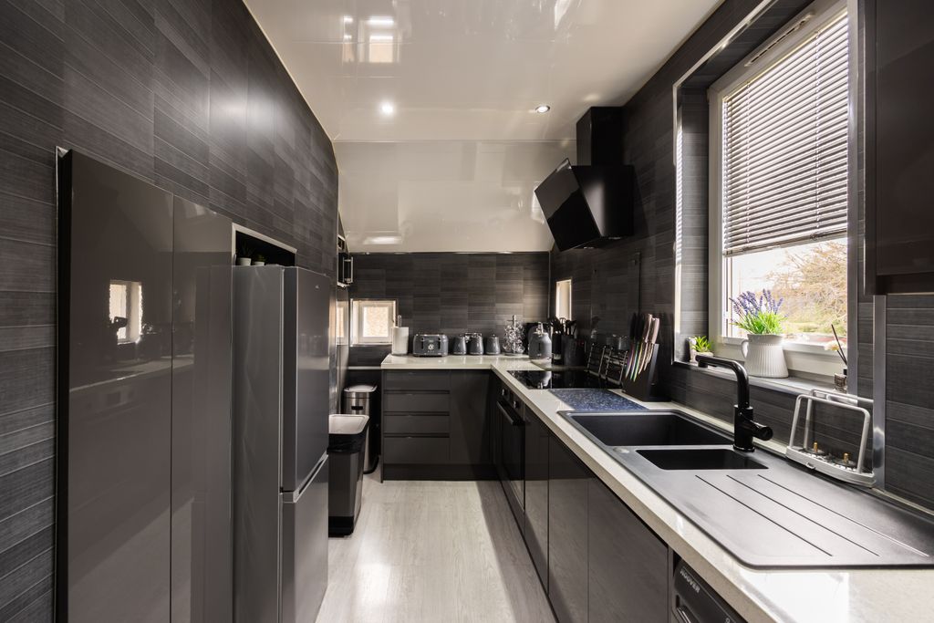 Property photo 3 of 17 Property Image 3