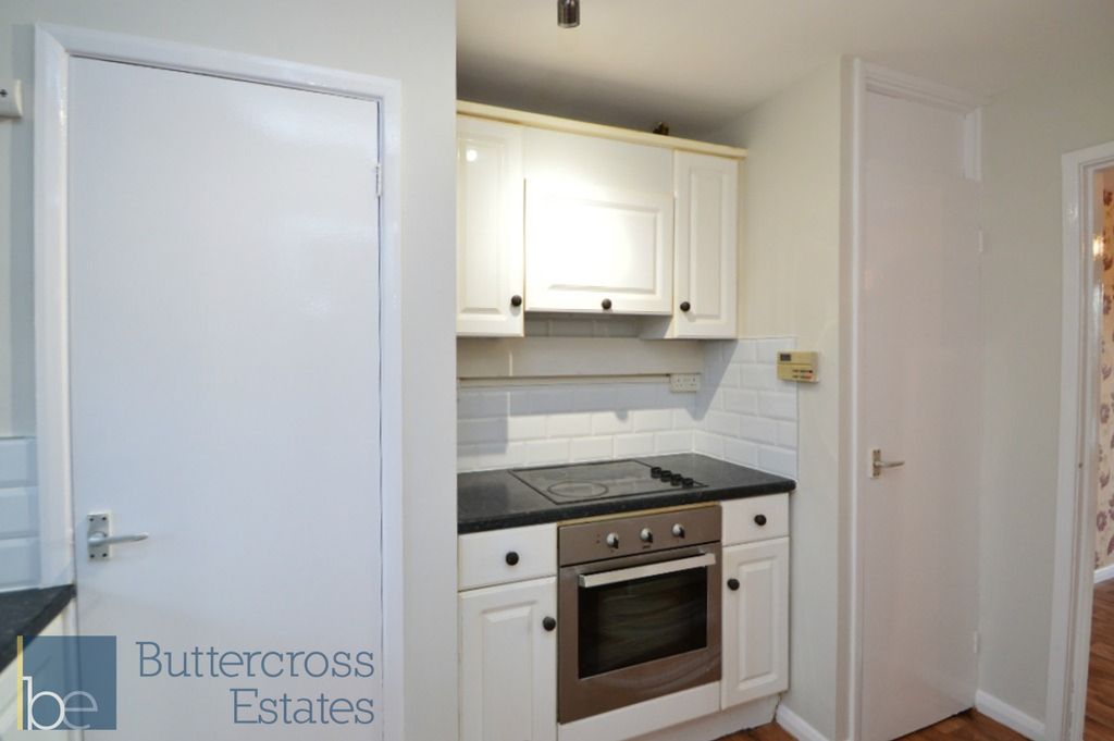 Property photo 3 of 8 Kitchen
