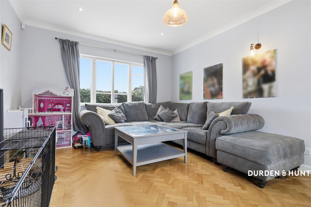 Property photo 3 of 24 Woodside