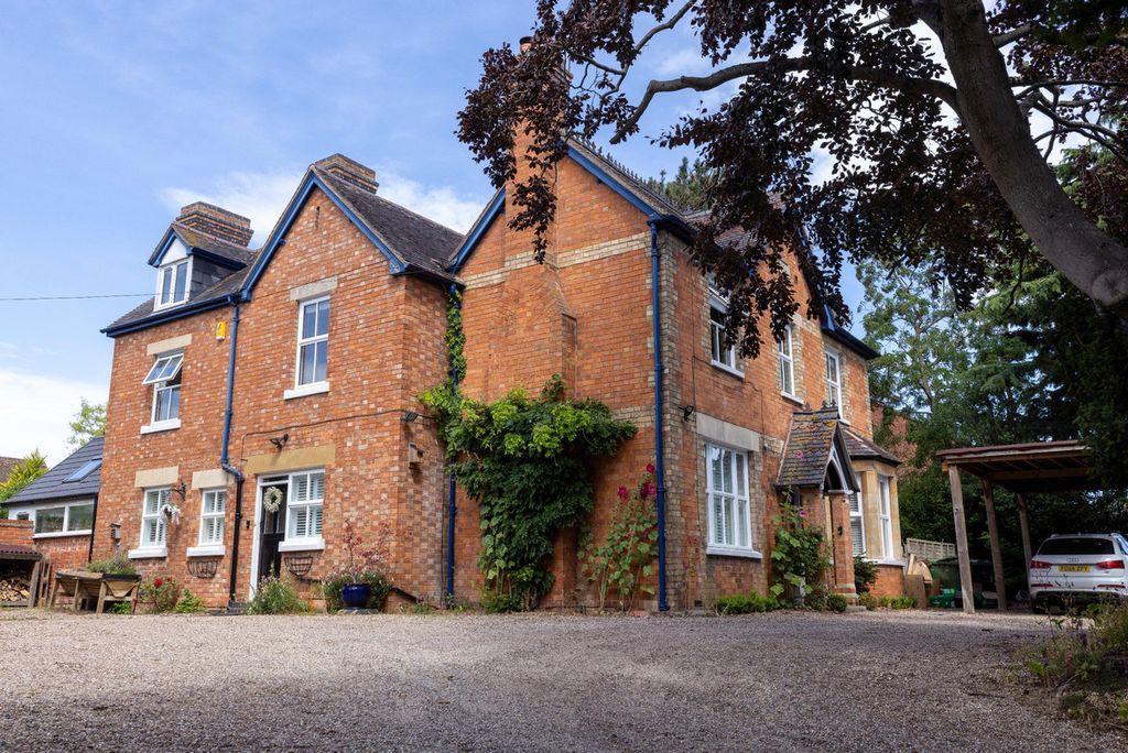 Property photo 1 of 37