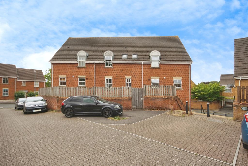 Property photo 2 of 17 Photo