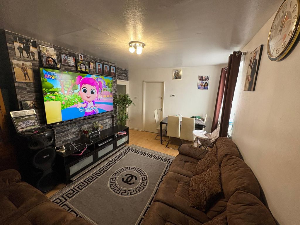 Property photo 2 of 12 Gallery