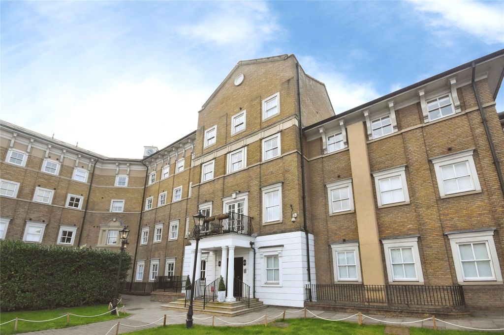 Property photo 1 of 11 Front