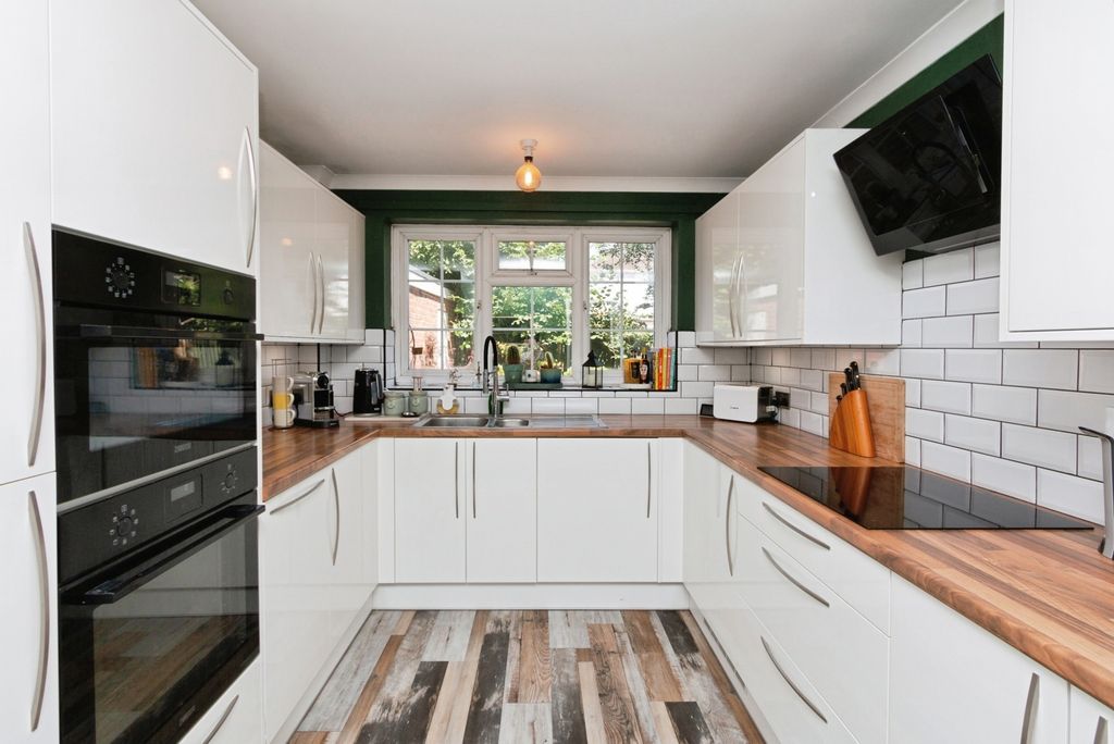 Property photo 3 of 14 Pbox-Img.Jpg
