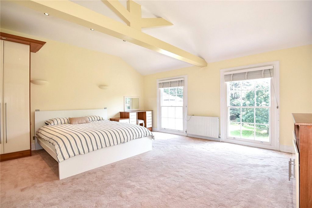 Property photo 2 of 17 Picture No. 30