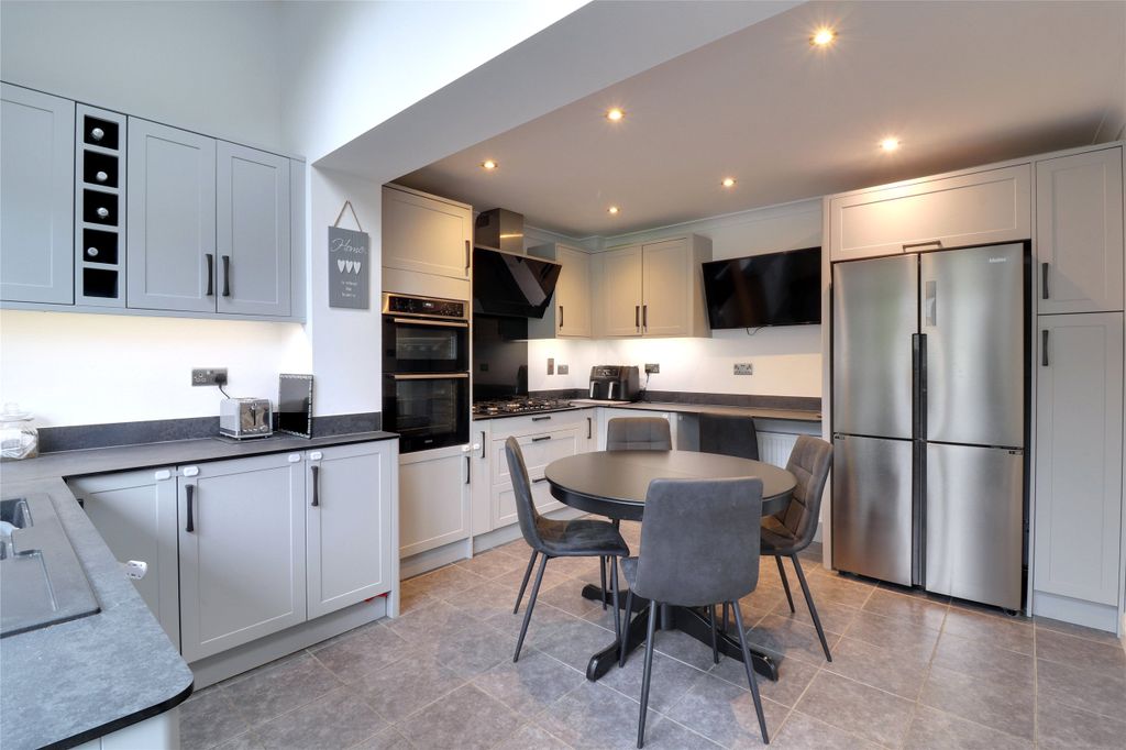 Property photo 3 of 17 3 - Picture No. 07