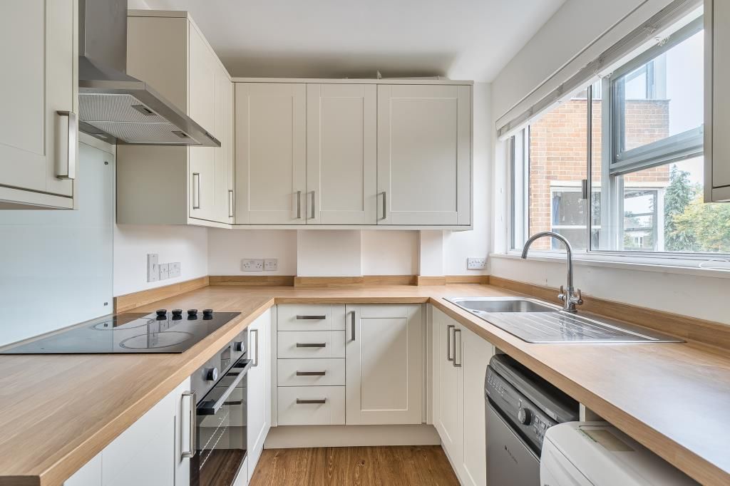 Property photo 2 of 20 Kitchen