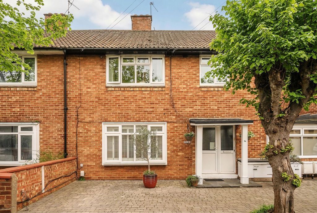 Property photo 1 of 12