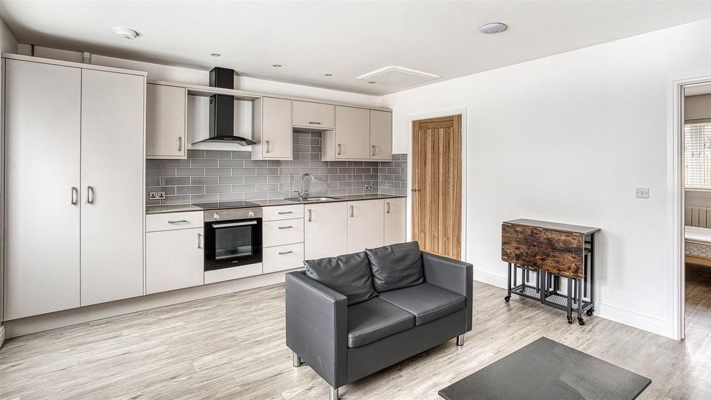 Property photo 2 of 8 316A1545_Hdr.Jpg