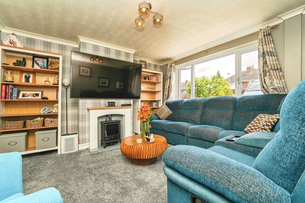Property photo 2 of 12 Pbox-Img.Jpg