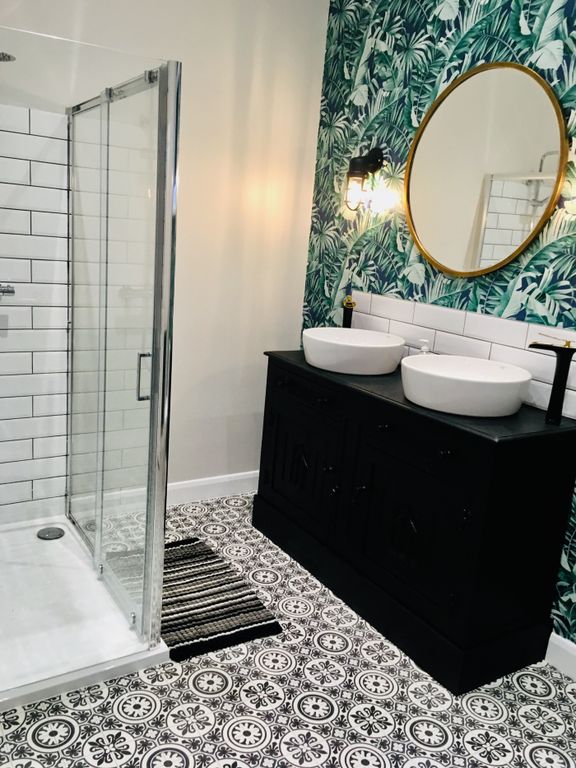 Property photo 3 of 12 Experience A Luxurious Bathroom Suite Featuring A ...