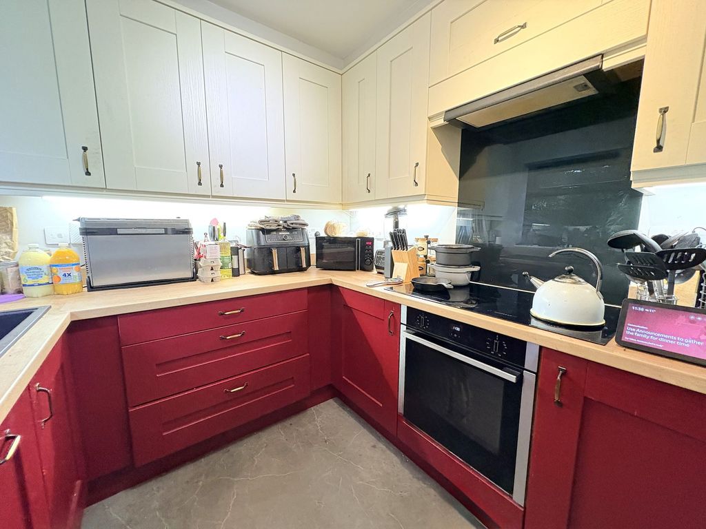 Property photo 2 of 23