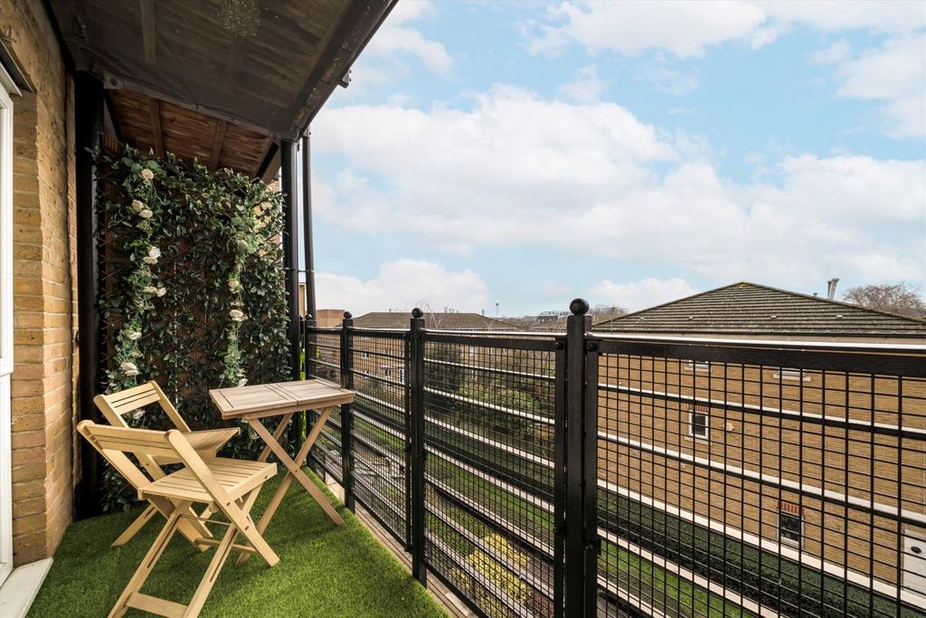 Property photo 3 of 6