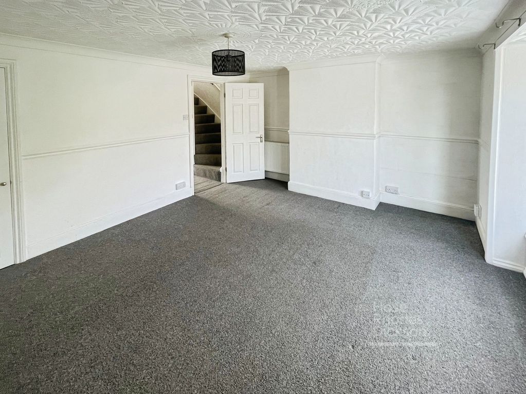 Property photo 3 of 12 Living Room