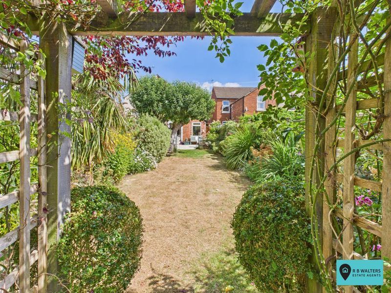 Property photo 3 of 18 Garden