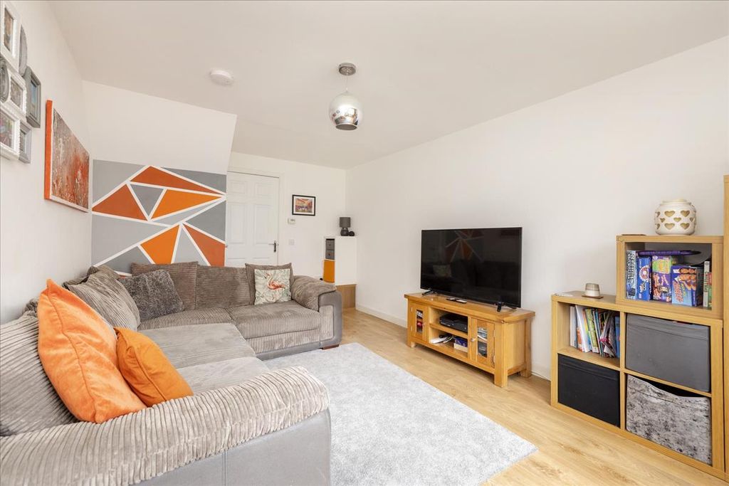 Property photo 2 of 26