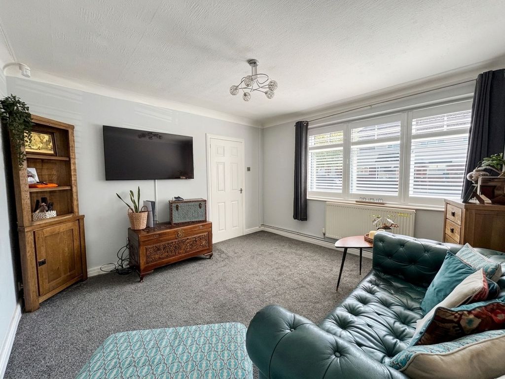 Property photo 2 of 24