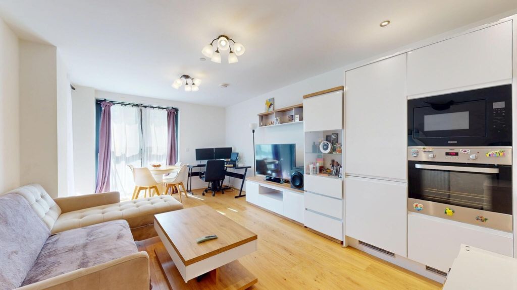 Property photo 2 of 21 Photo 1