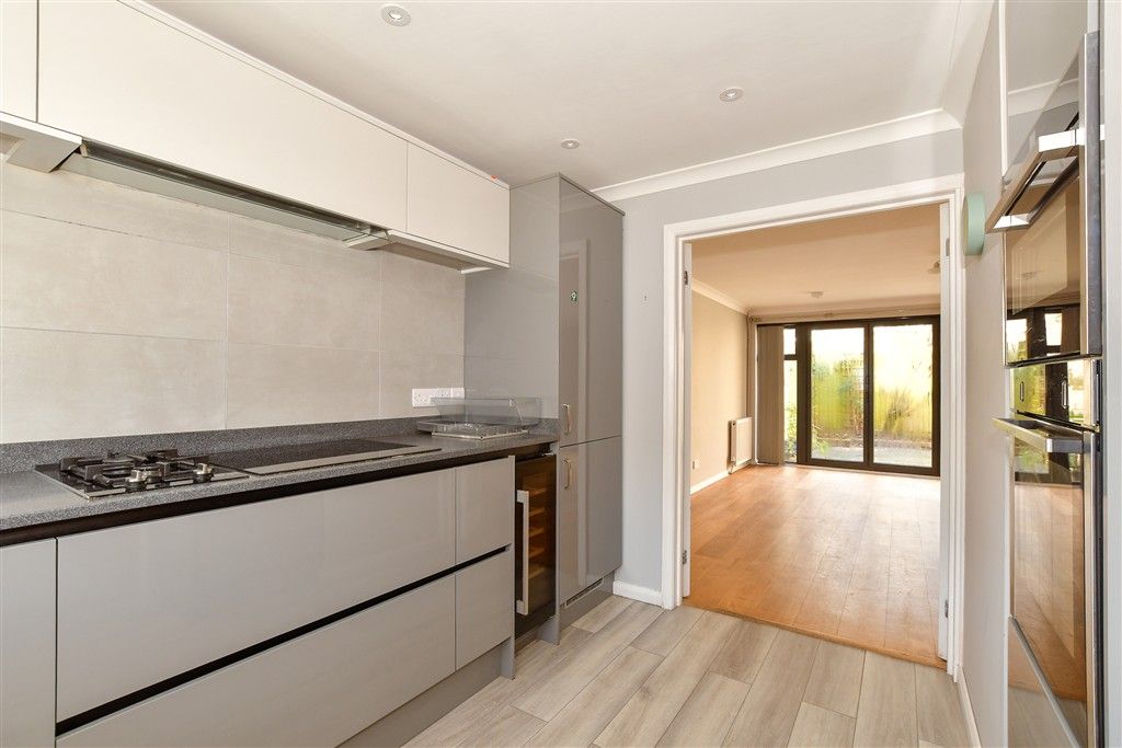 Property photo 3 of 12 Kitchen