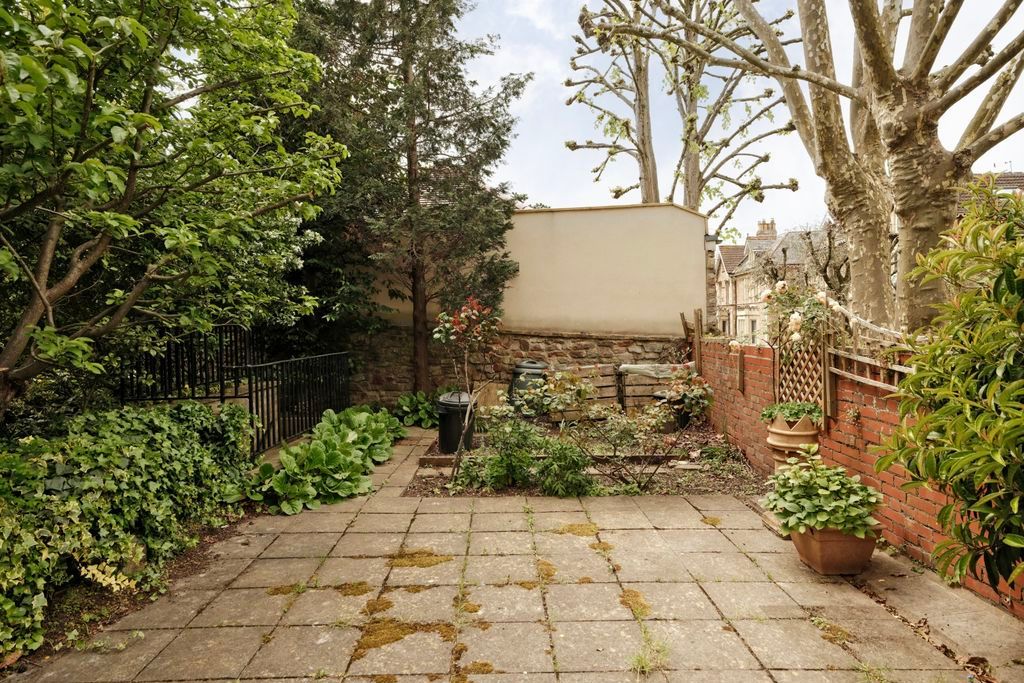 Additional image 18 of 7 bed semi-detached house for saleCotham Lawn Road, Cotham, Bristol BS6