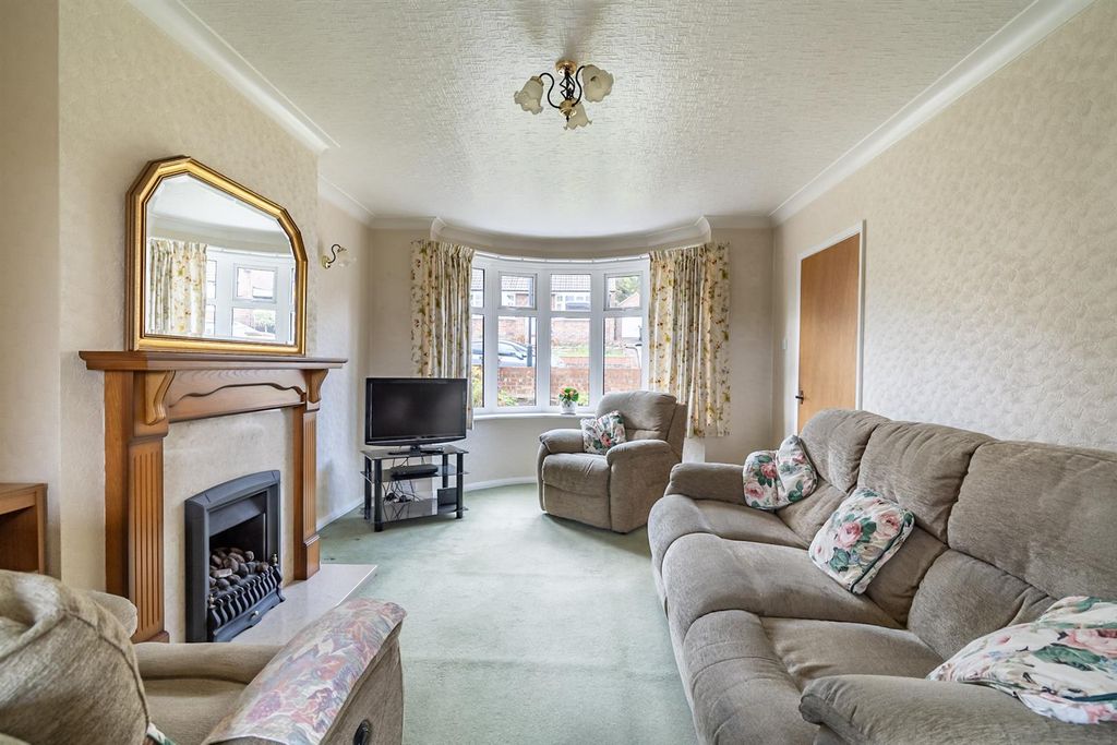 Property photo 3 of 14 Living Room