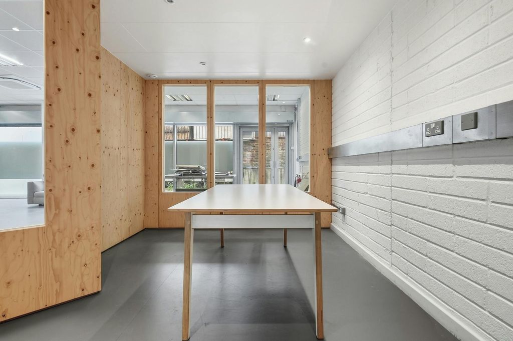 Property photo 2 of 6 11_Img_0797.Jpg
