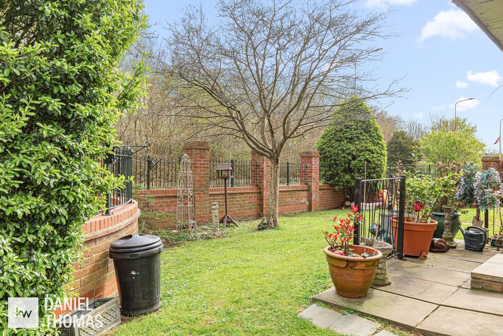 Property photo 3 of 26