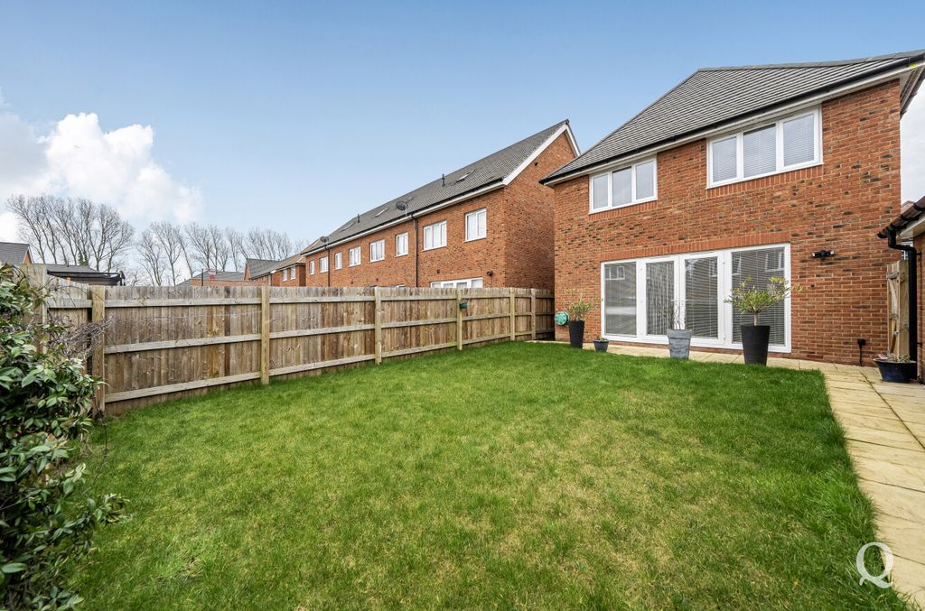 Property photo 2 of 27 3039B9Be-5F7c-45A...