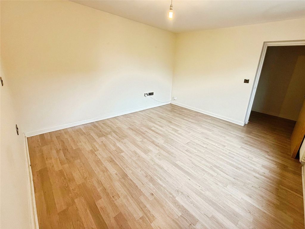 Property photo 3 of 9 Master Bedroom