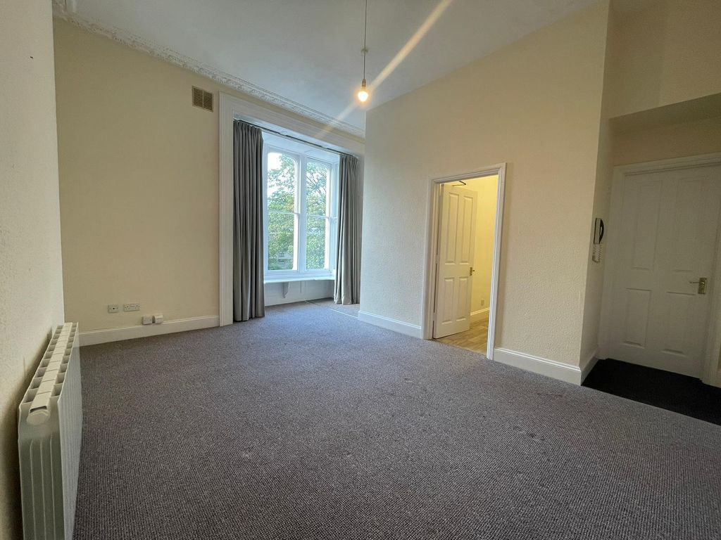 Property photo 2 of 4 Living Room