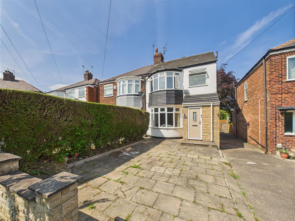 Property photo 1 of 14 Cam05451G0-Pr0011-Still025.Jpg