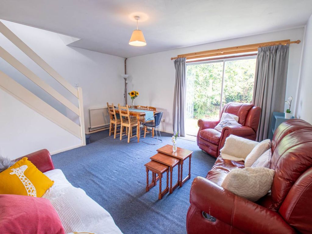 Property photo 1 of 14 25Smp - Living Room (3)